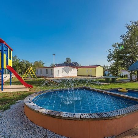 Holiday Park Village Jelovci Kringa 外观 照片
