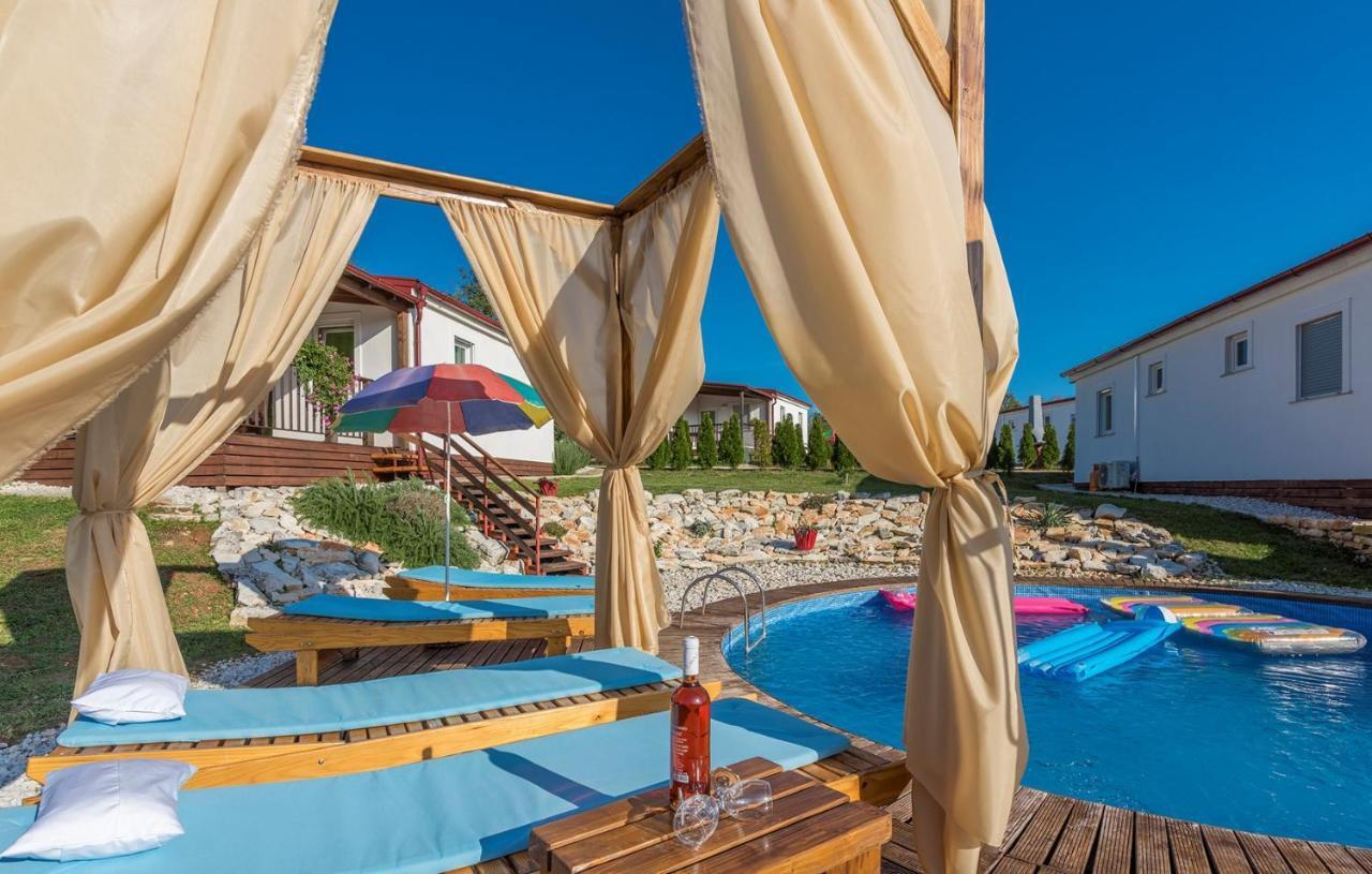 Holiday Park Village Jelovci Kringa 外观 照片