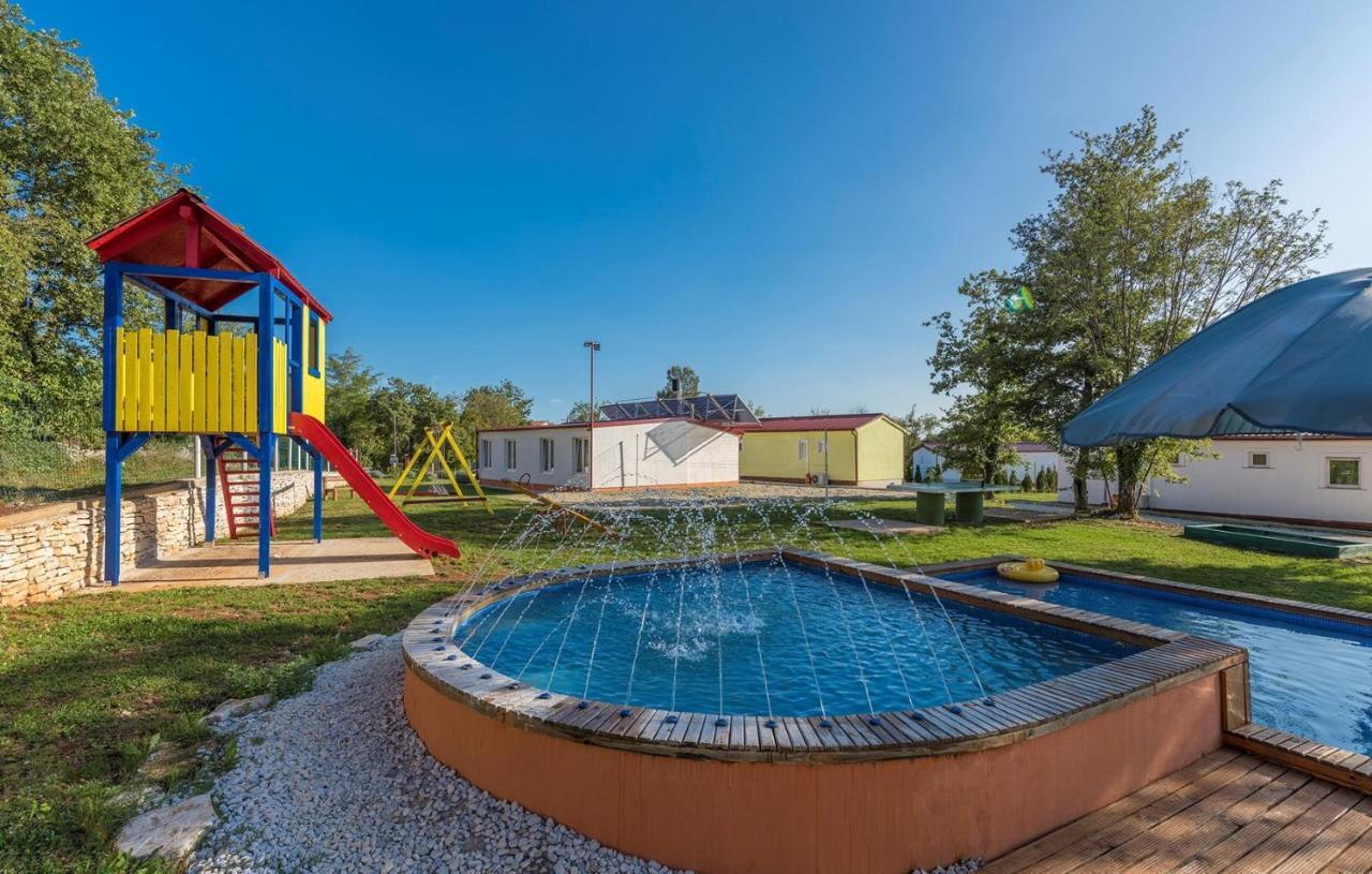 Holiday Park Village Jelovci Kringa 外观 照片