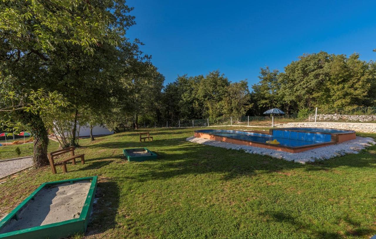 Holiday Park Village Jelovci Kringa 外观 照片